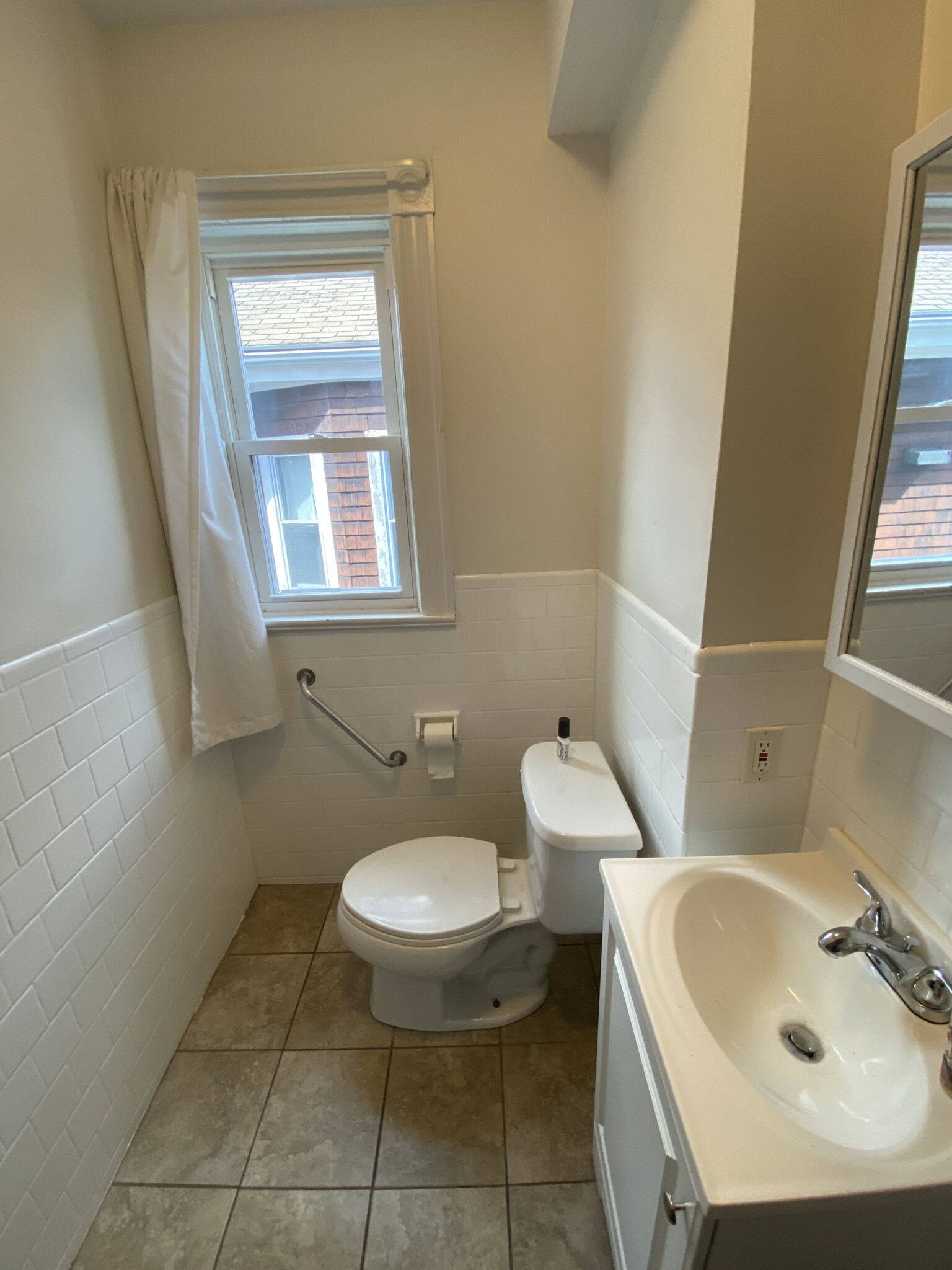 81 Bristol Rd, Medford