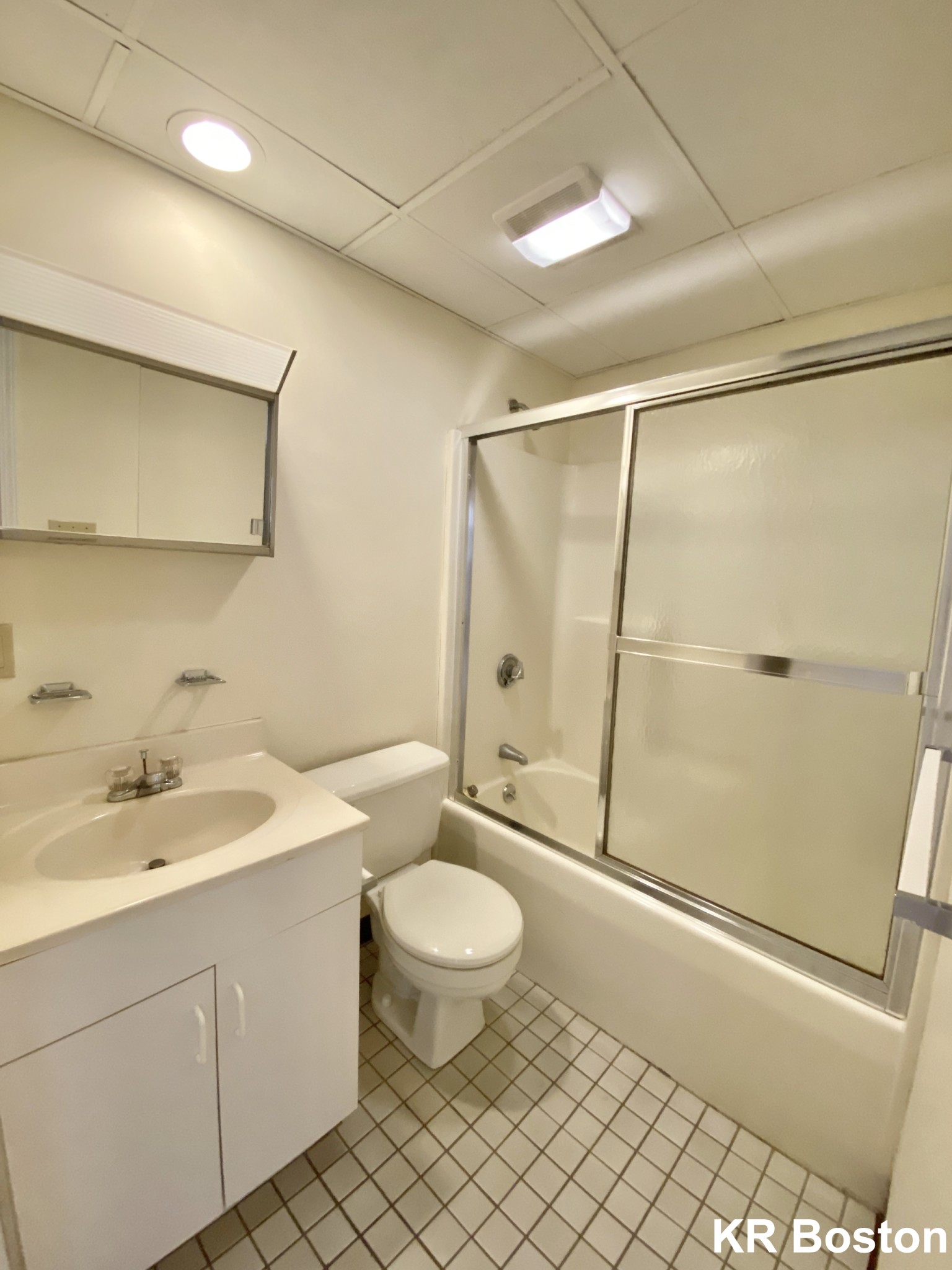 81 Essex St, Chinatown