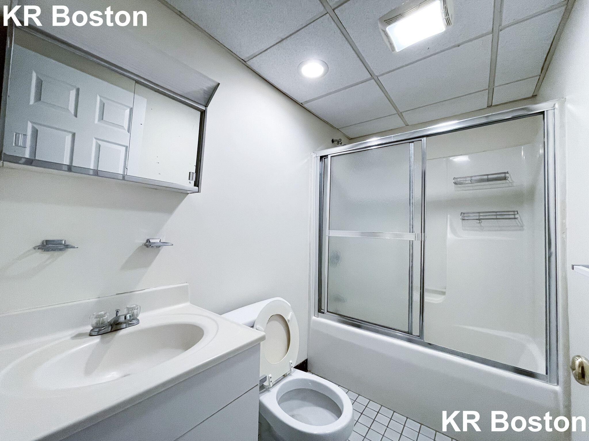 81 Essex St,, Chinatown