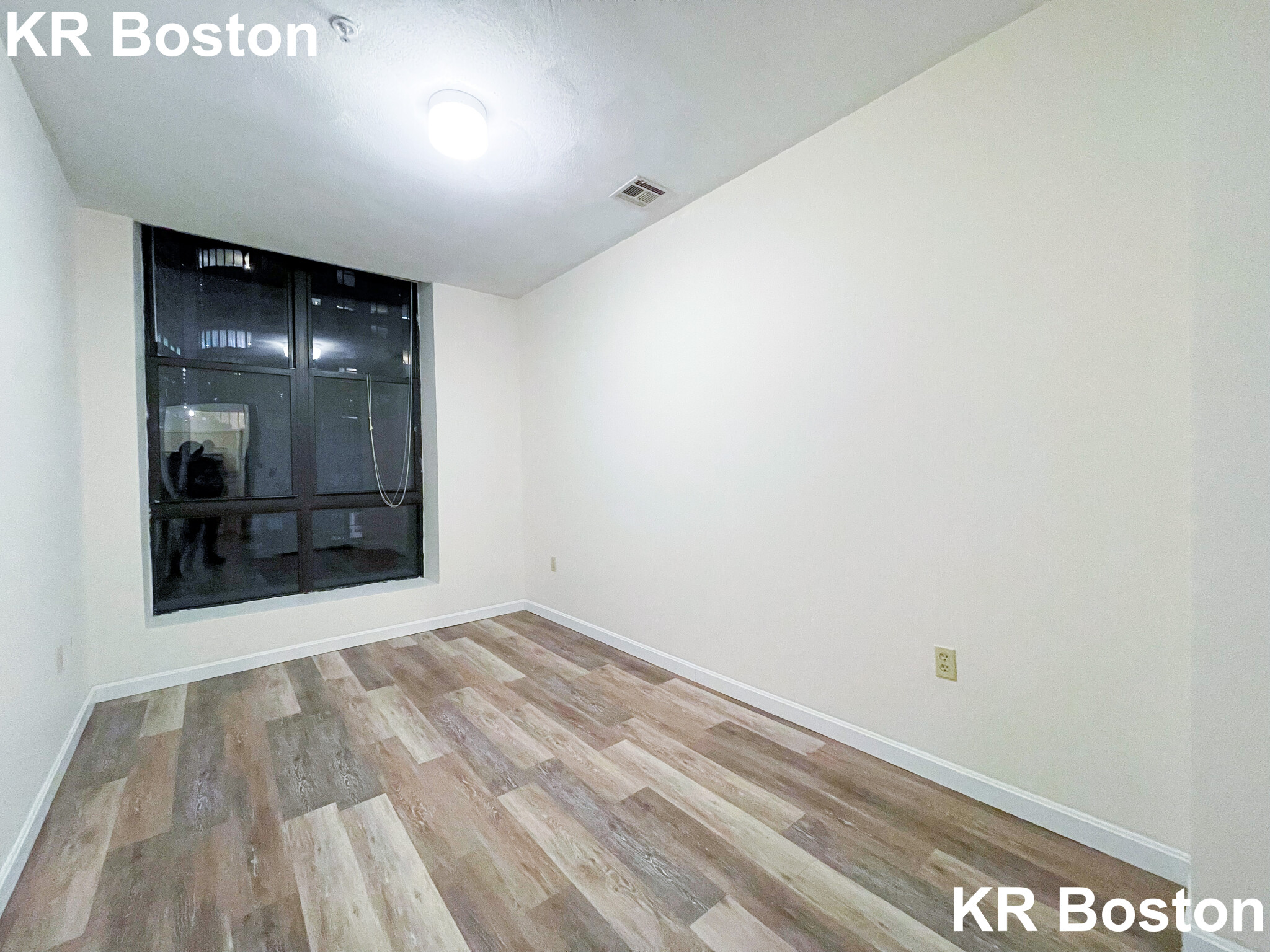 81 Essex St,, Chinatown