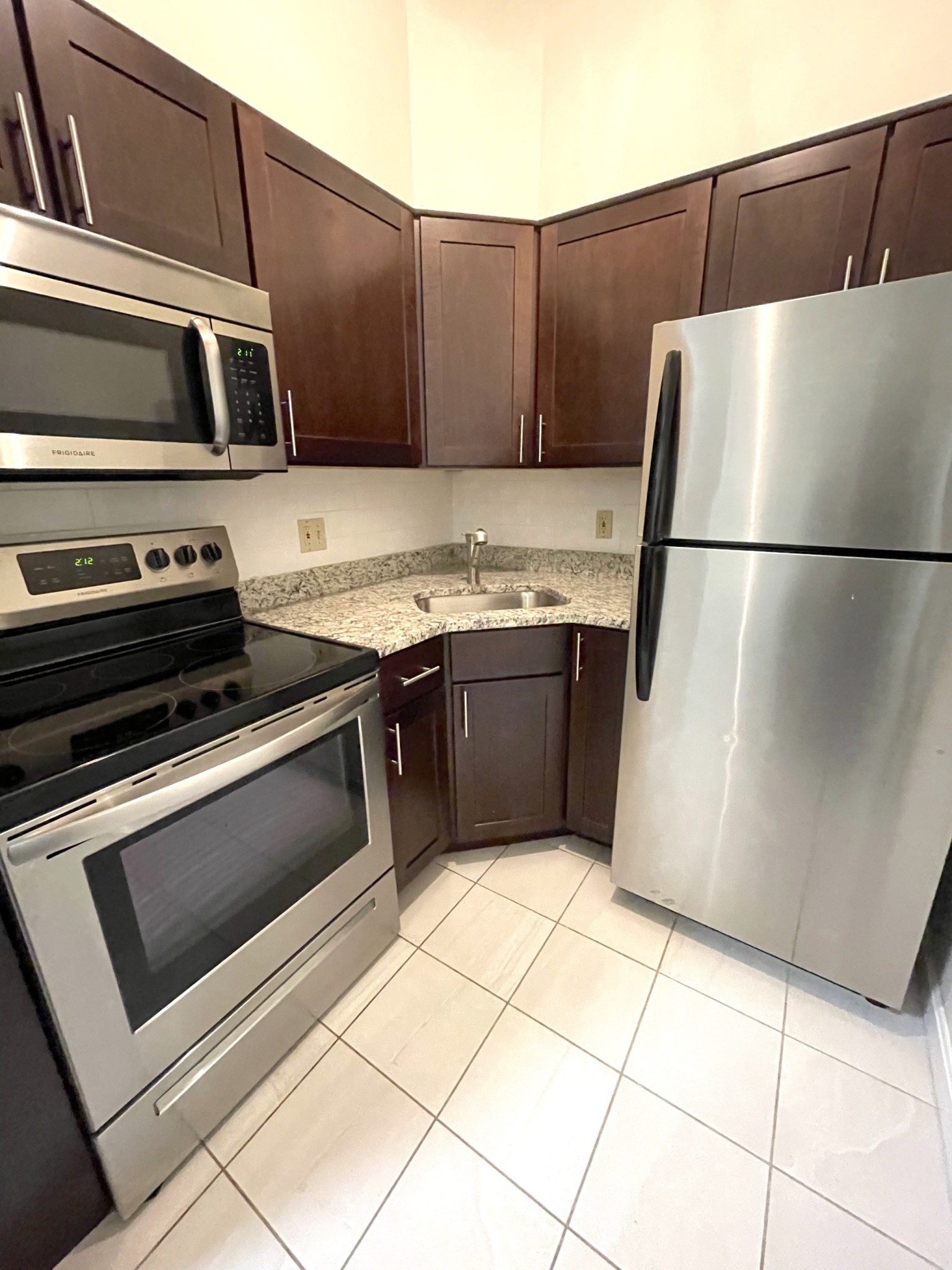 81 Essex St, Chinatown