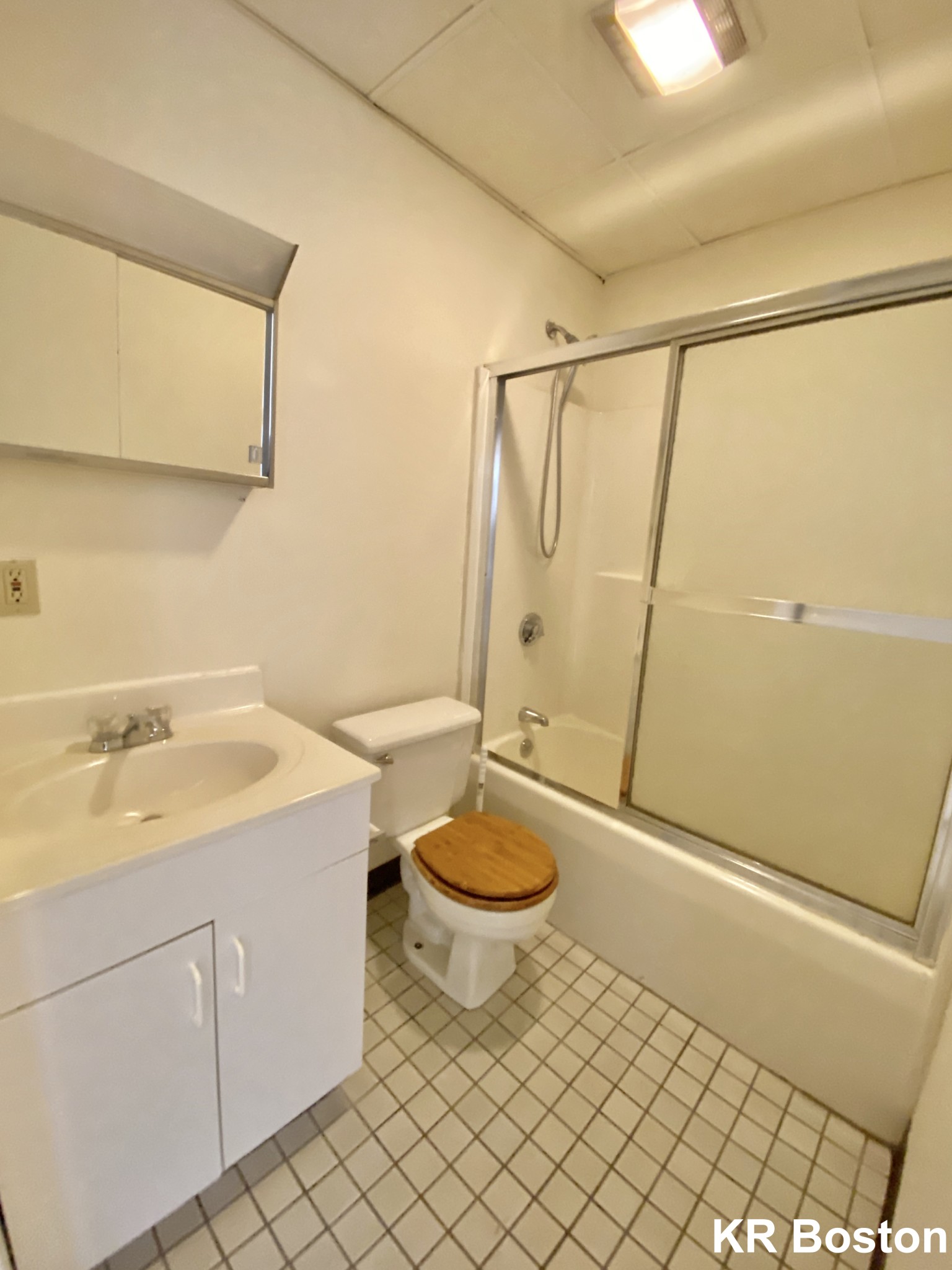 81 Essex St, Chinatown