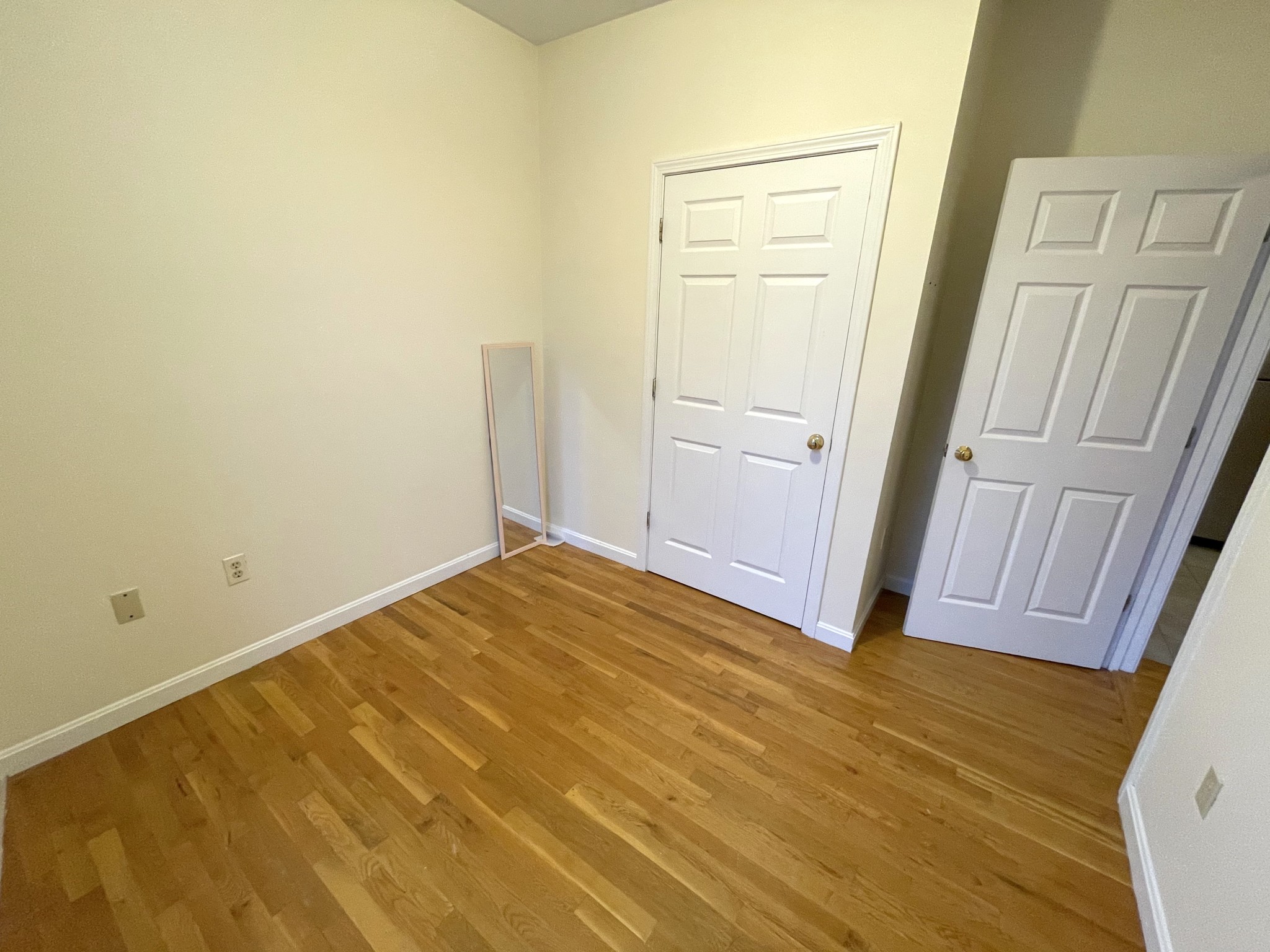 81 Essex St, Chinatown