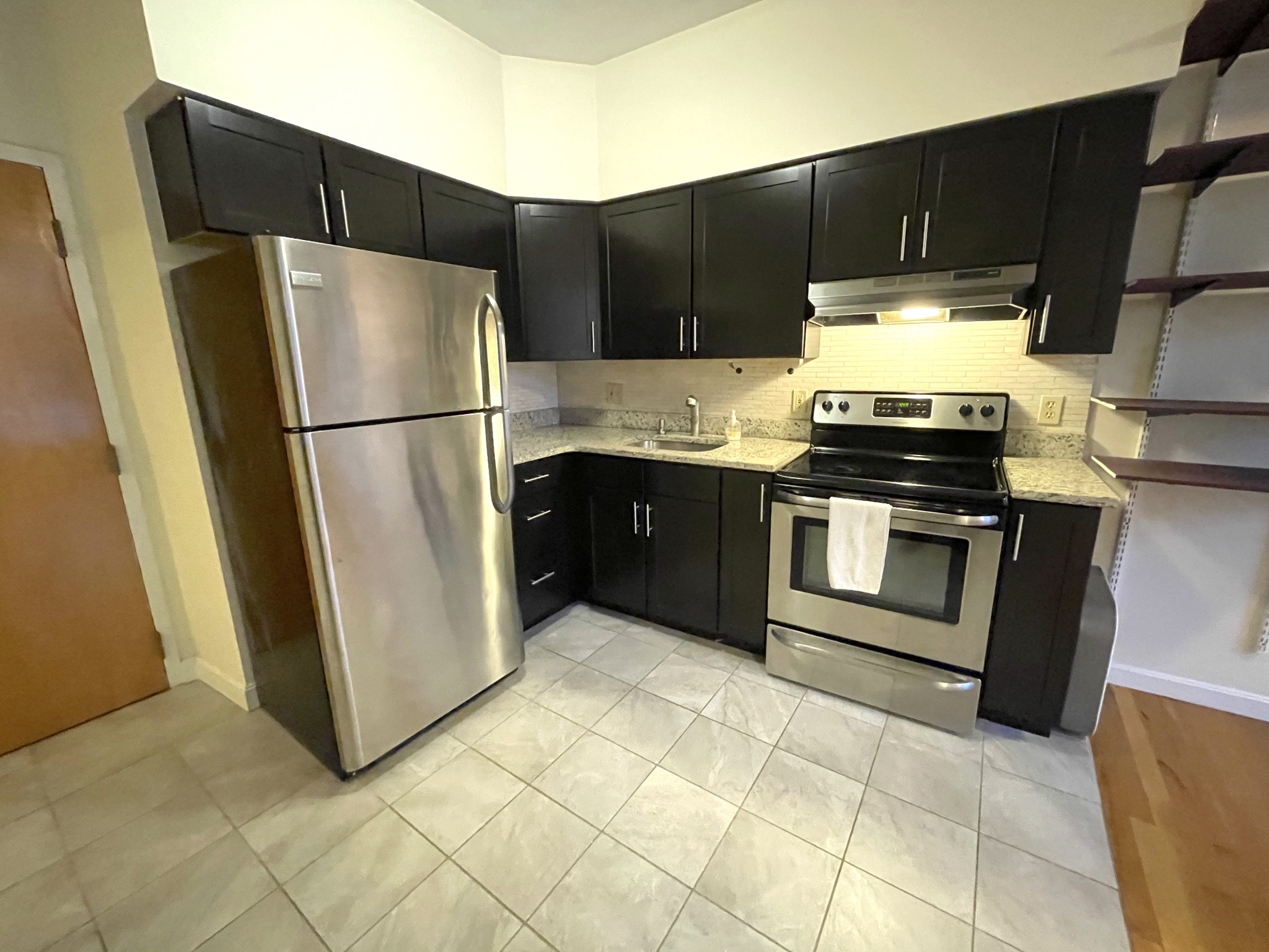 81 Essex St, Chinatown