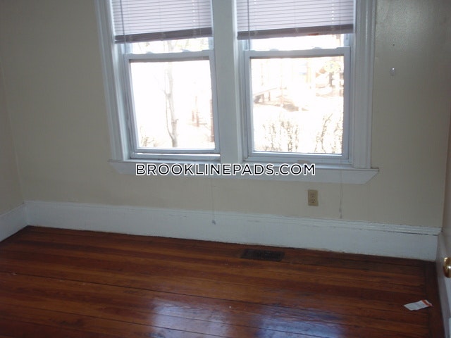 121 Brook St, Brookline Village