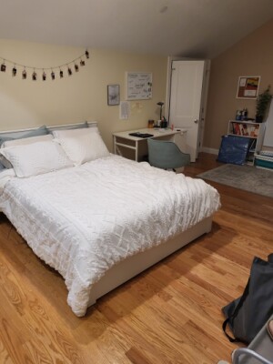 628 Trapelo Rd, Belmont