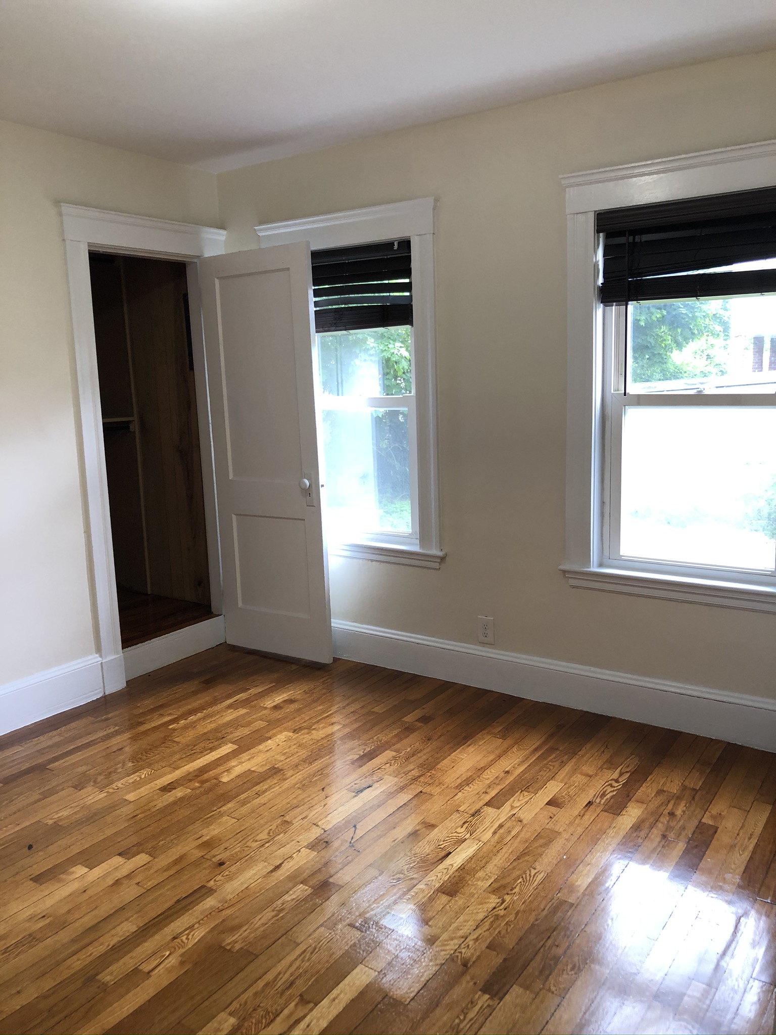 122 Bonner Ave, Medford