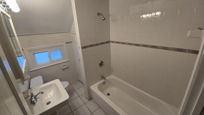 77 Hartford St, Newton Highlands