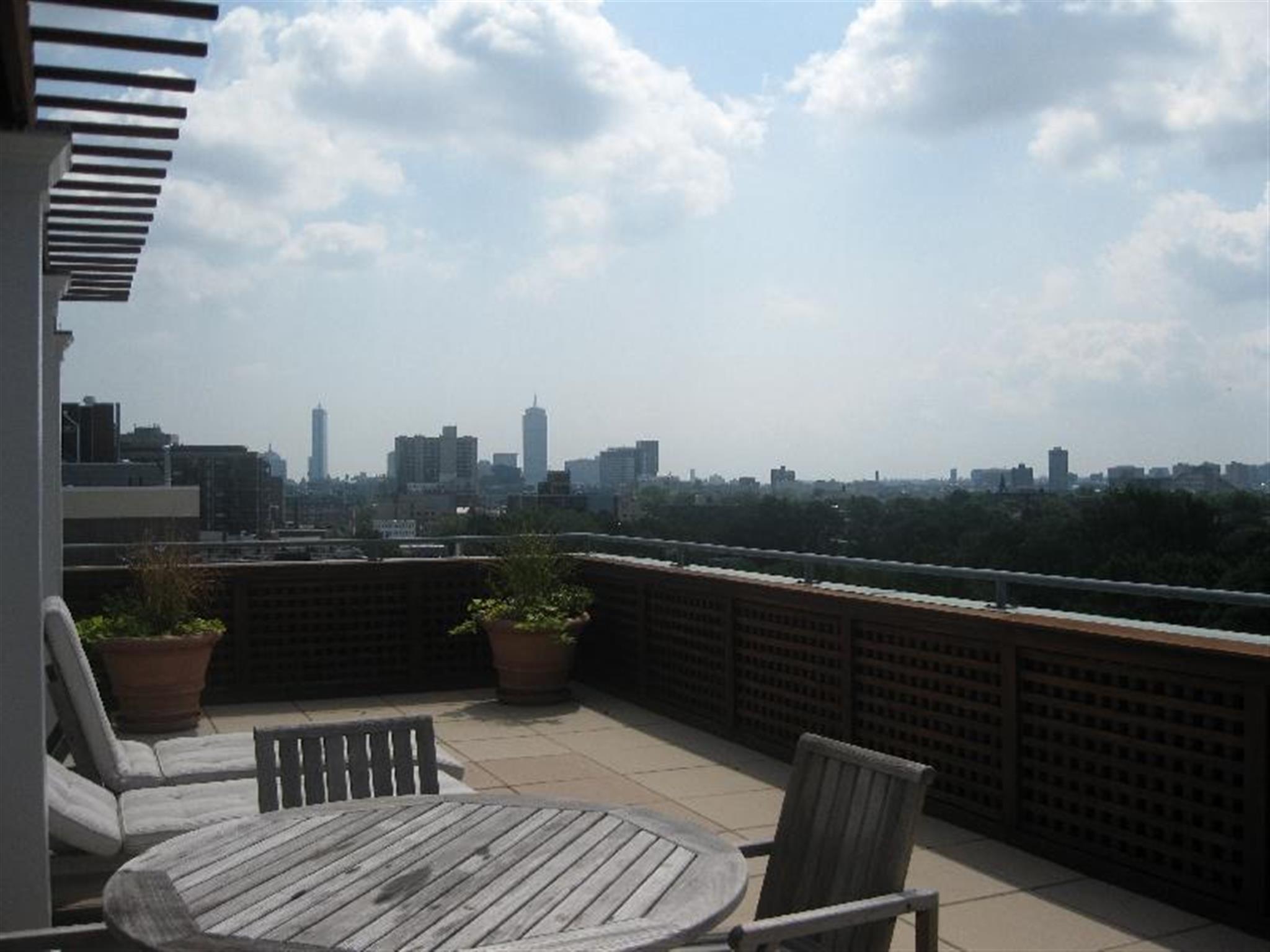 1008 Massachusetts Ave, Harvard Square