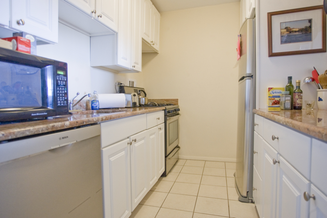 8 Whittier Pl, West End