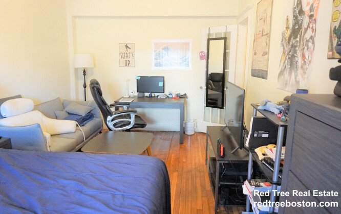 1800 Commonwealth Ave, Brighton