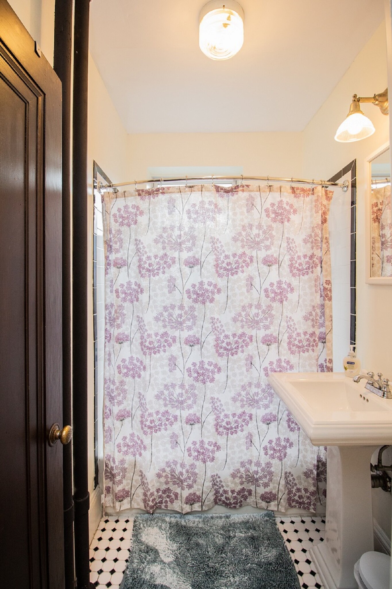 1945 Commonwealth Ave, Brighton