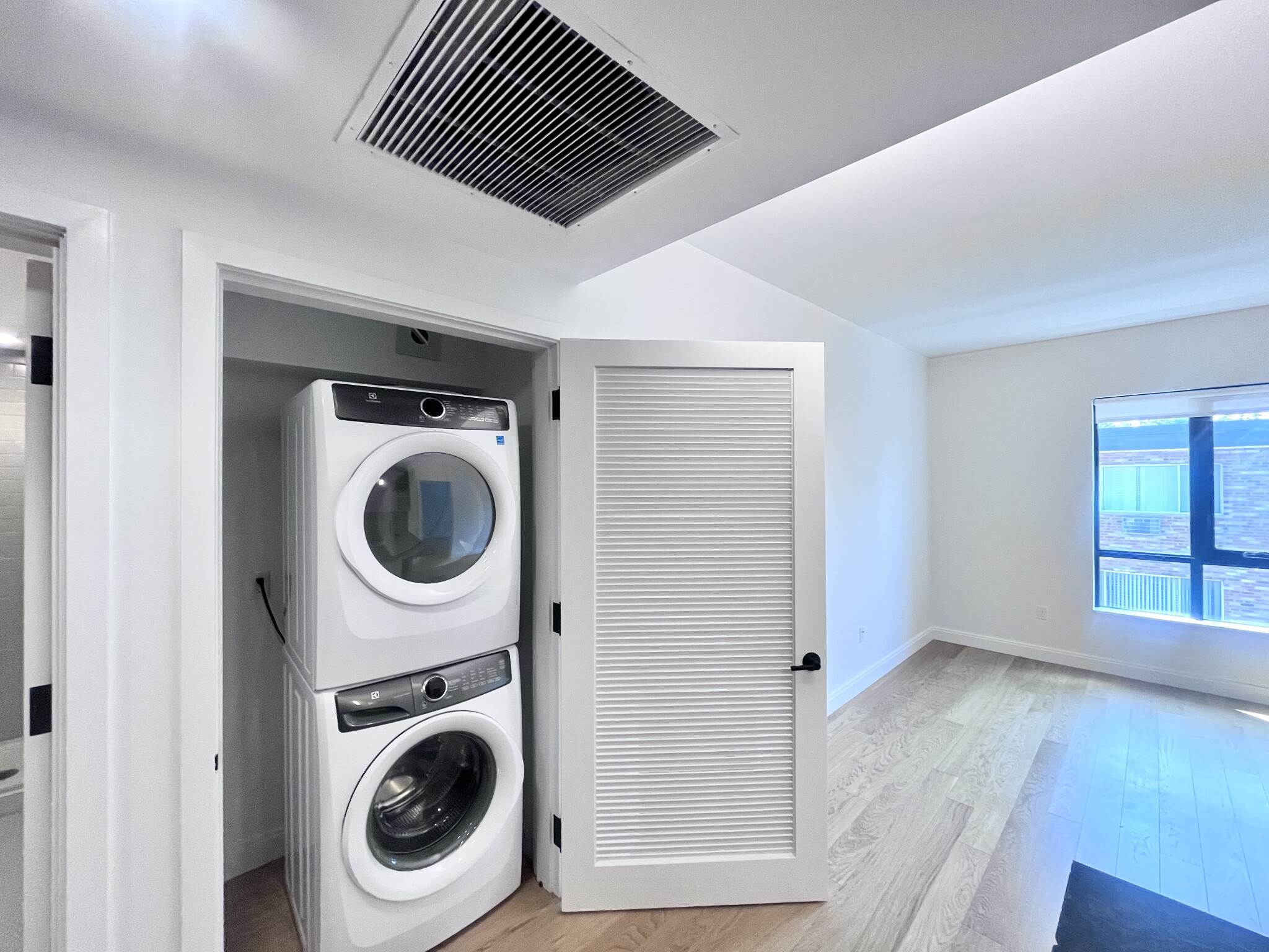 83 Gardner St, Allston