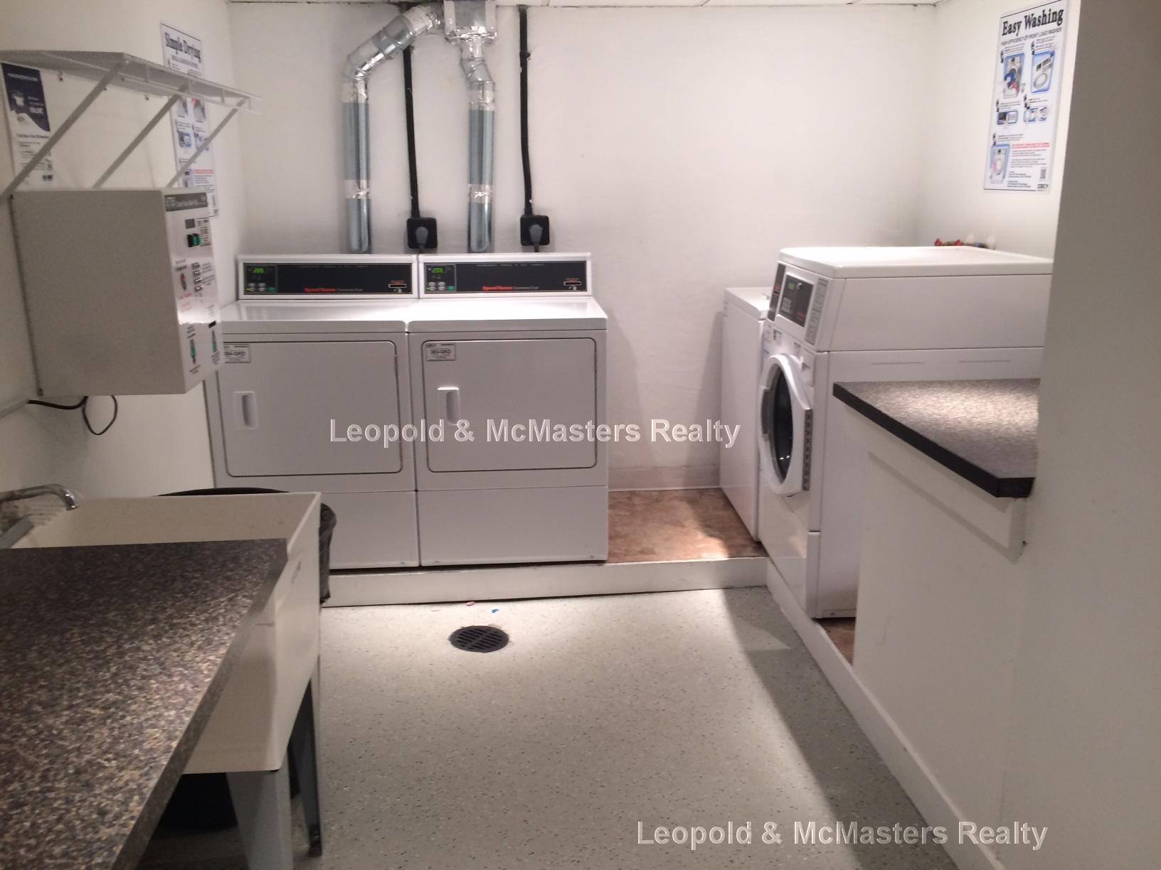 320 Hammond Pond Pkwa, Chestnut Hill