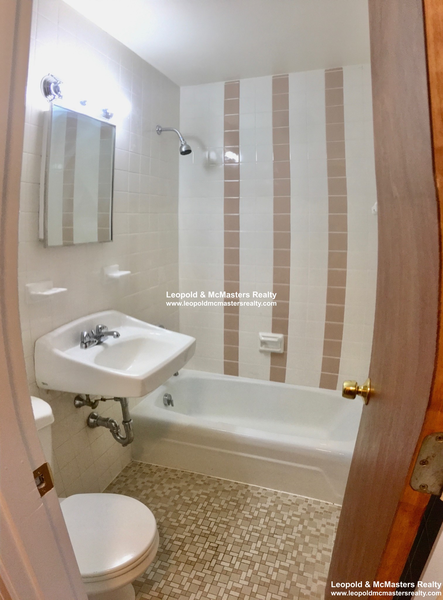 160 North Beacon St, Brighton