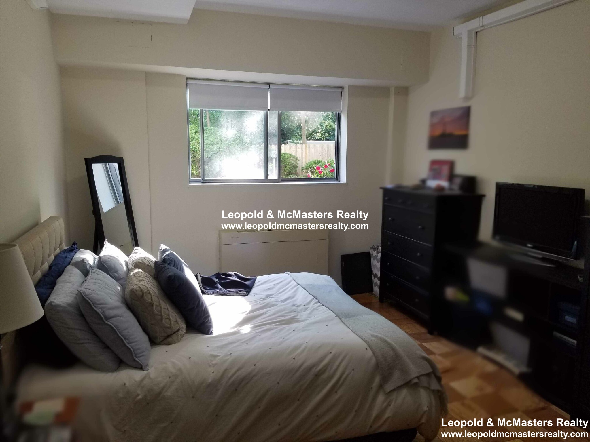 101 Monmouth St, Longwood