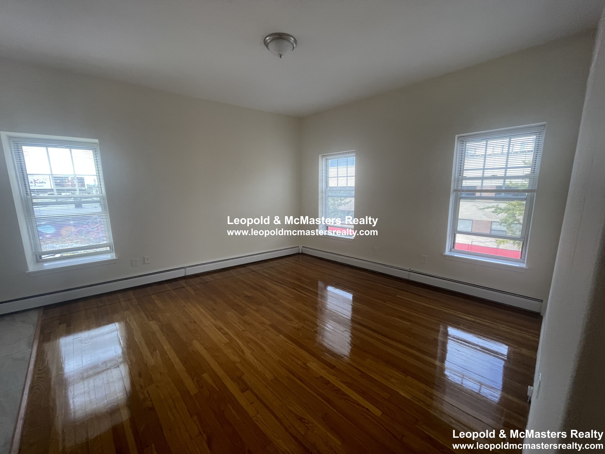 180 North Beacon St, Brighton