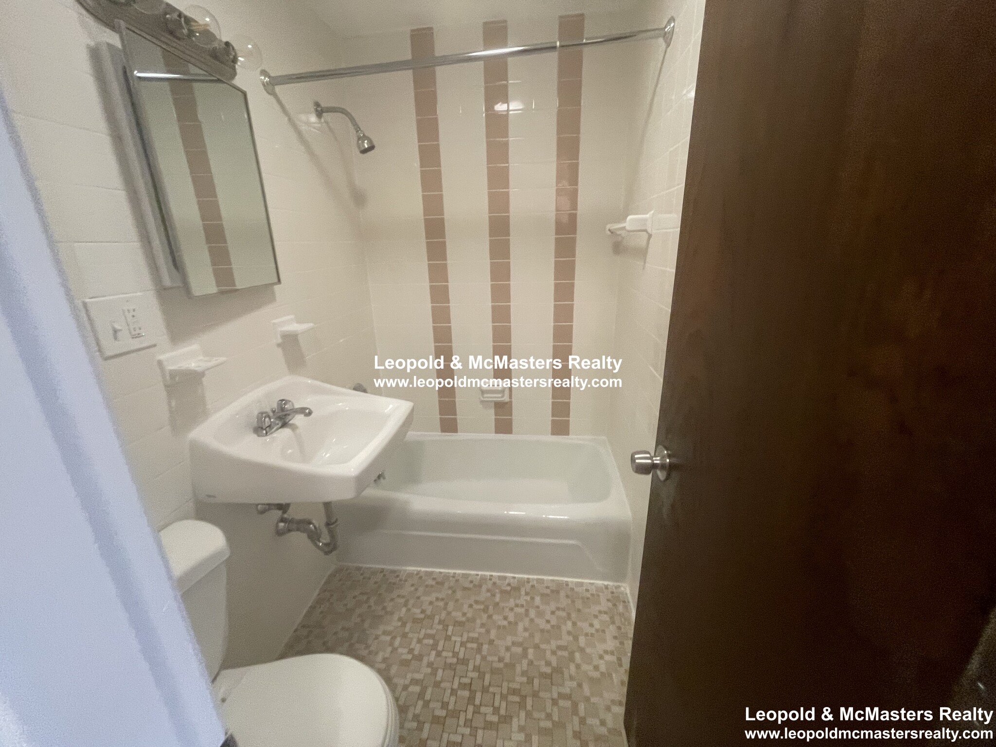 160 North Beacon St, Brighton