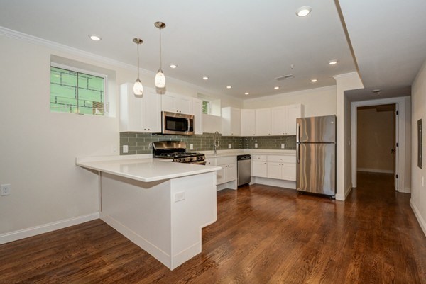 2747 Washington St, Roxbury