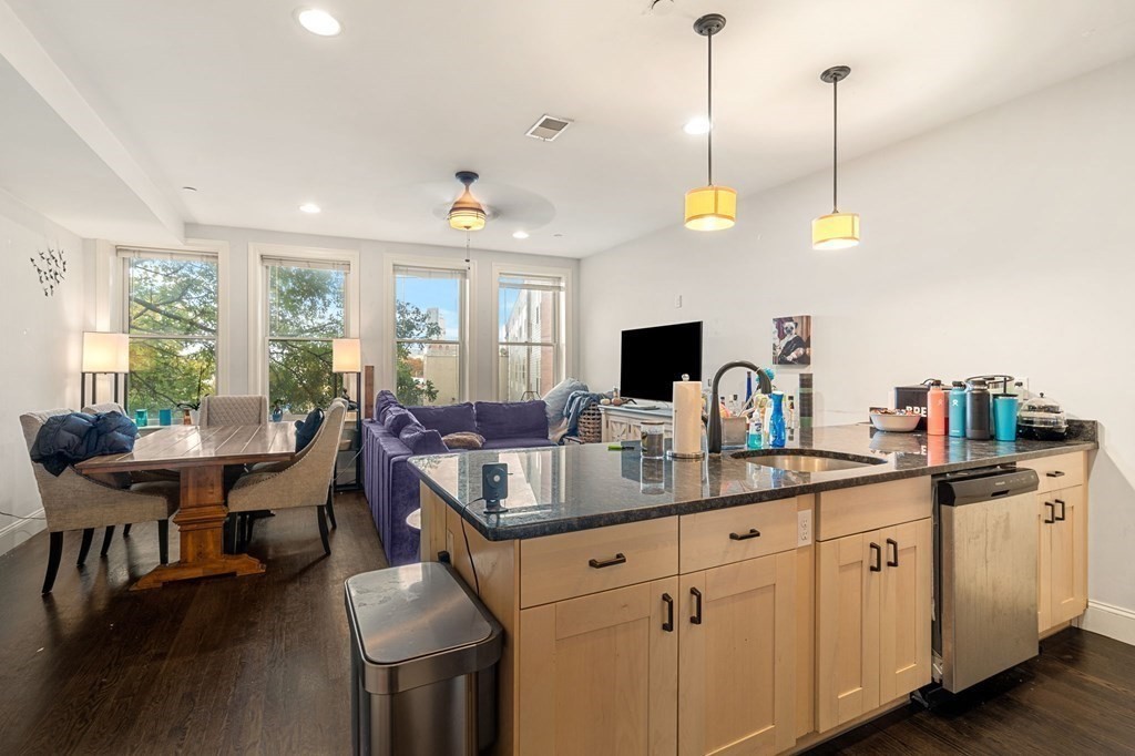 1435 Tremont St, Mission Hill