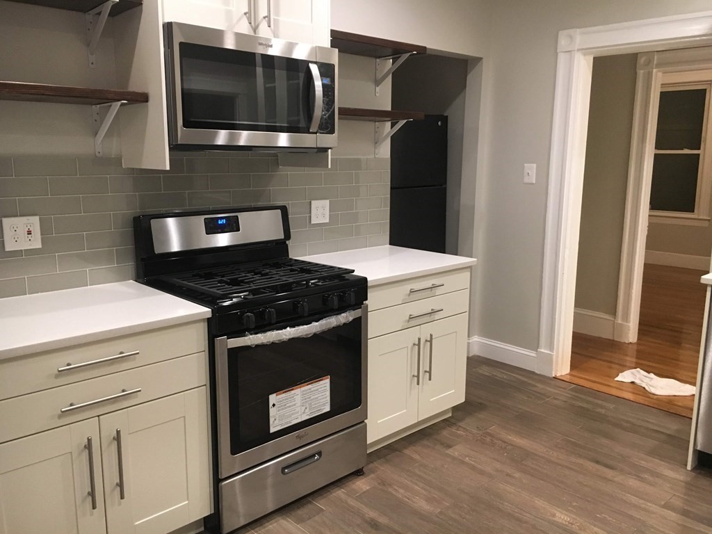 61 Wenham St, Jamaica Plain