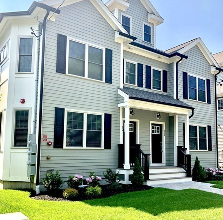 20 A Hawthorne St, Roxbury