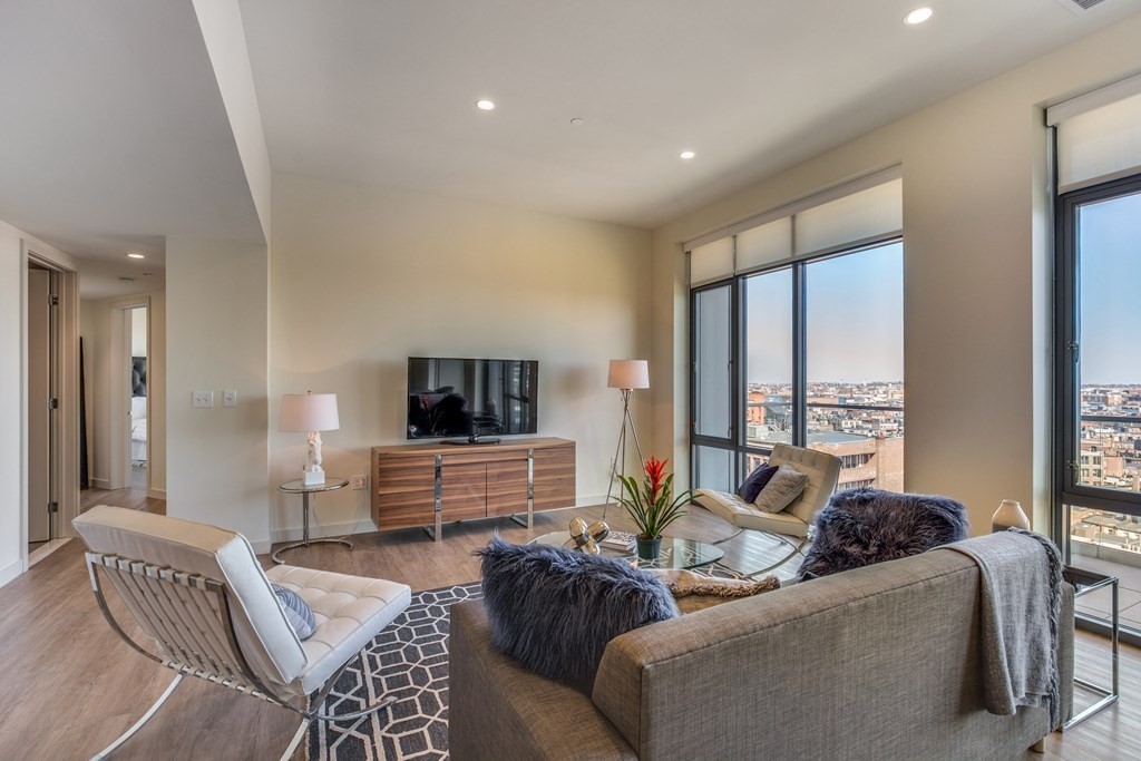 1 Canal St, North End