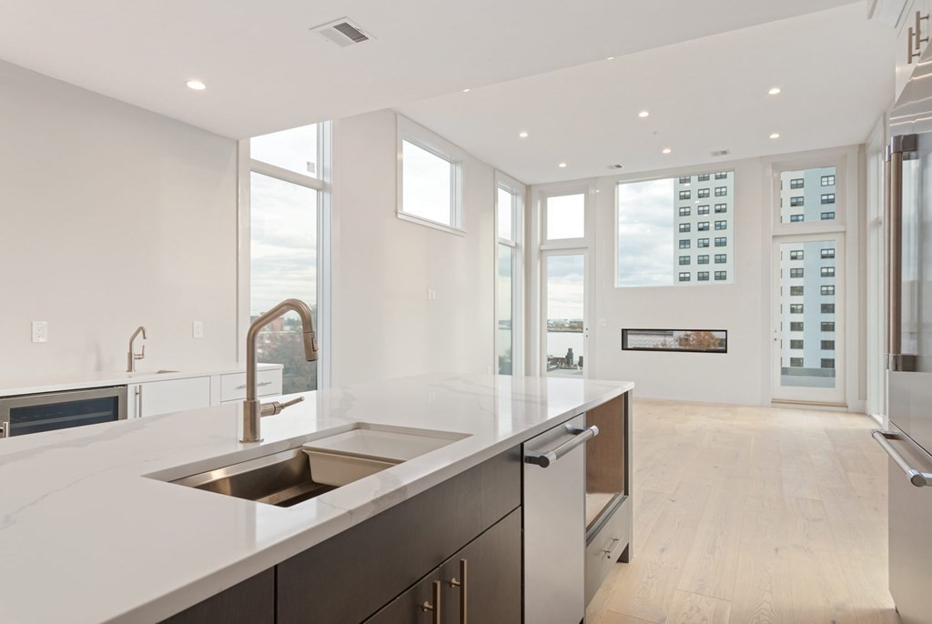 409 7th St, South Boston