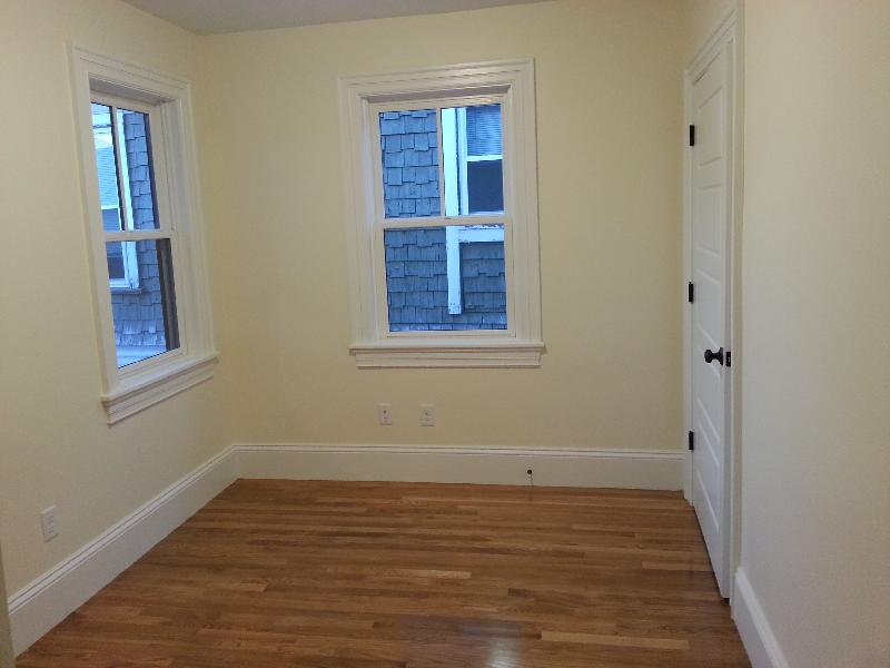 84 Linden St, Allston