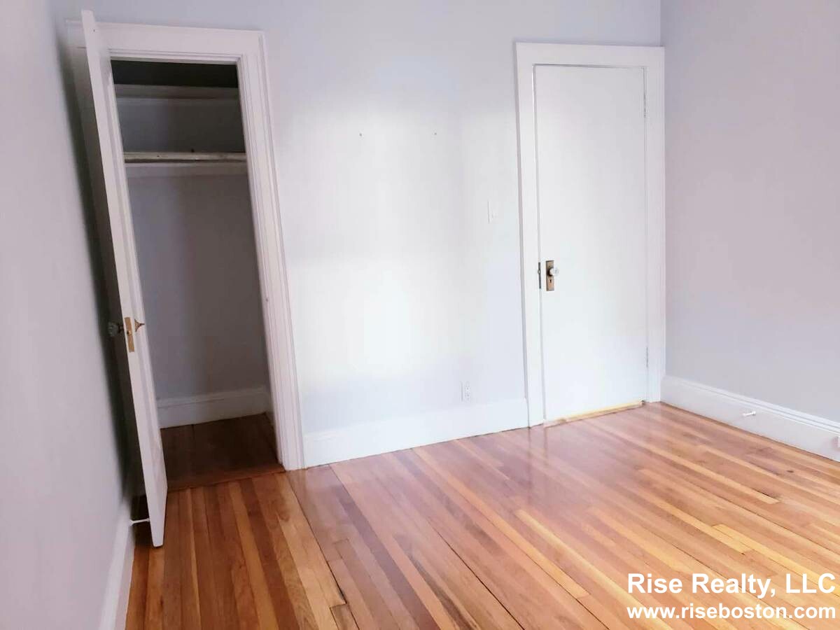 249 Chestnut Hill Ave, Brighton