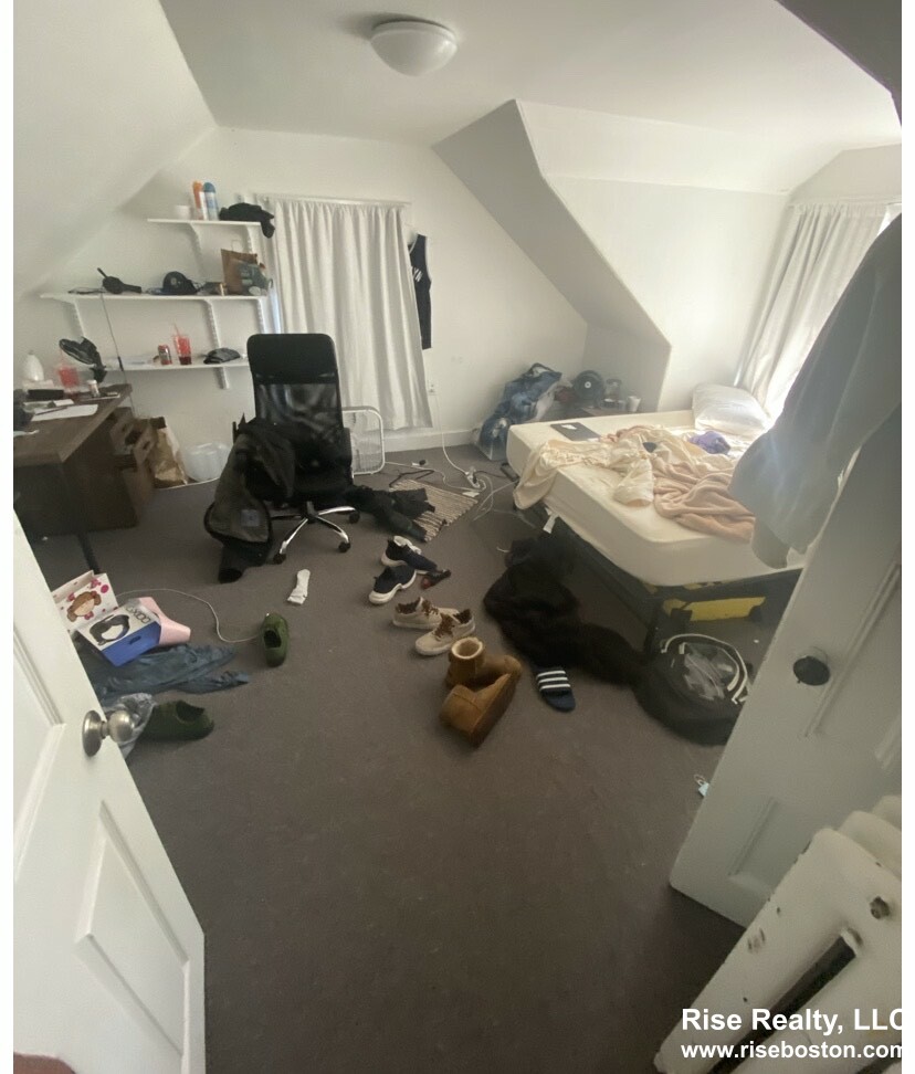 17 Reedsdale St, Allston