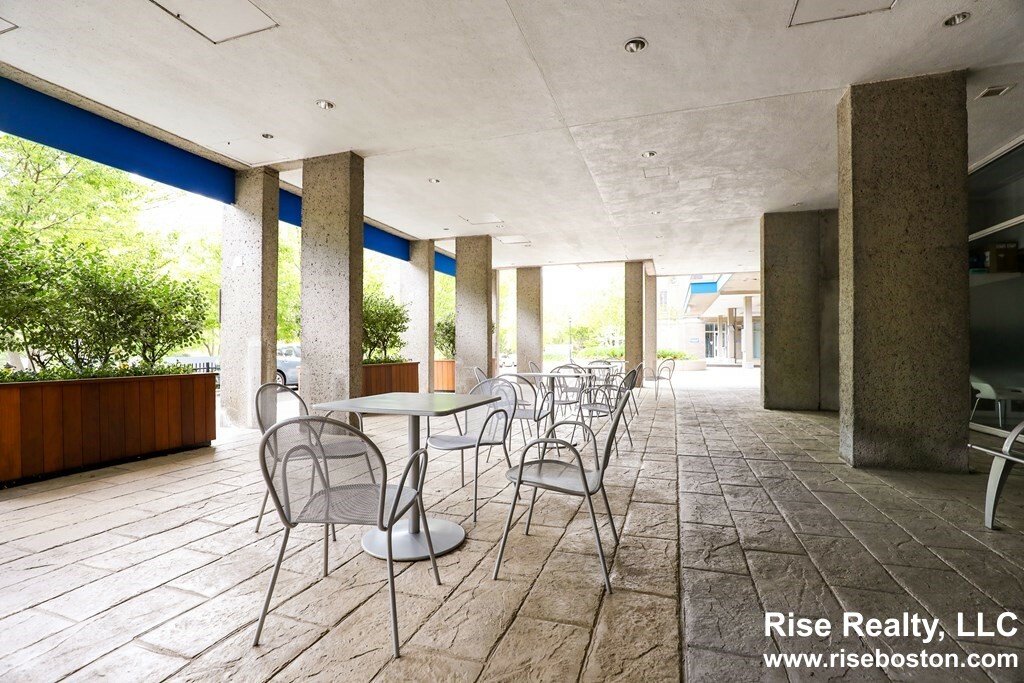 33 Pond Ave, Brookline Village