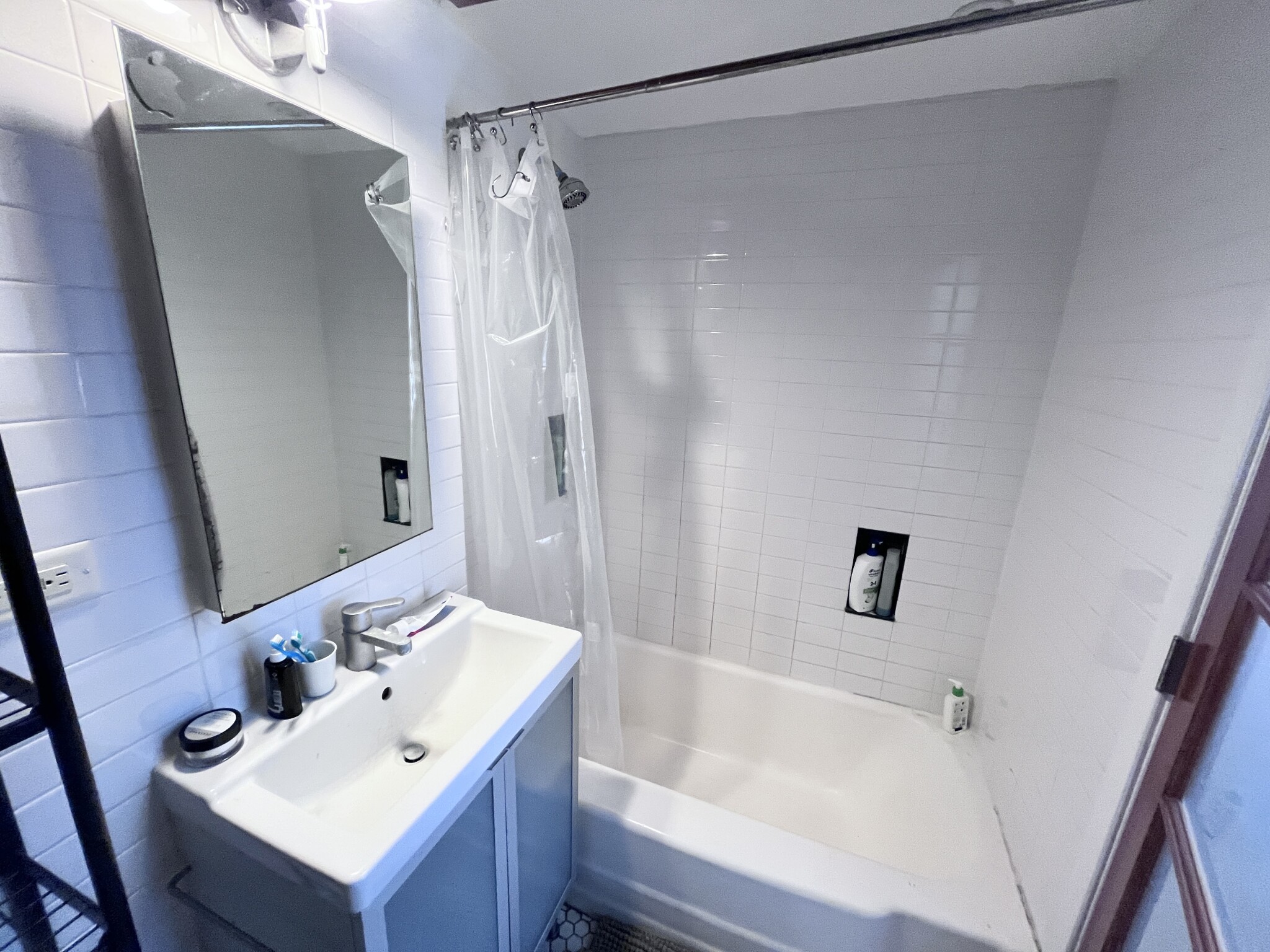 849 Beacons St, Fenway