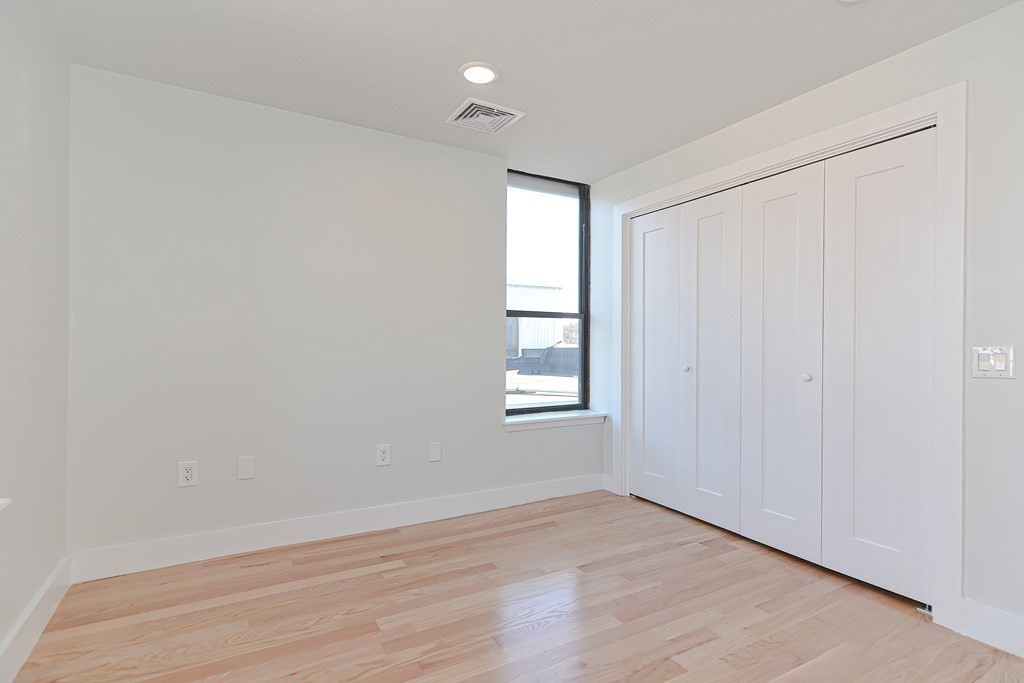 1674 Beacon St, Coolidge Corner