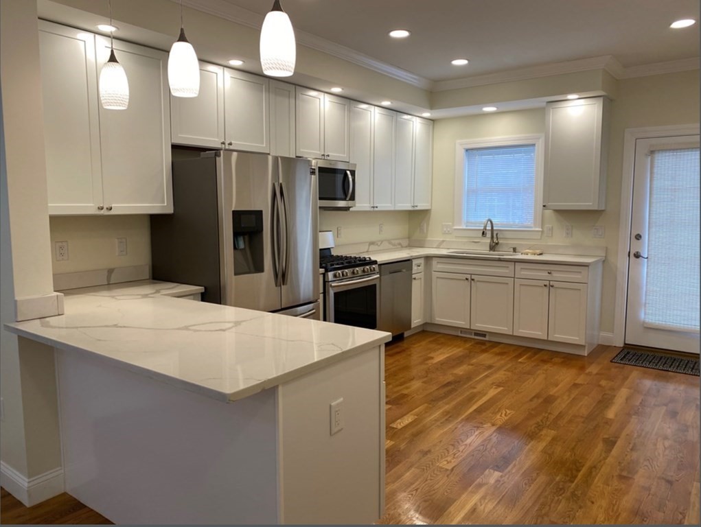 16 Walnut St, Tufts University