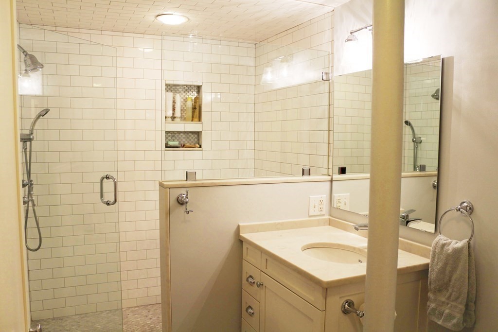 85 Rockview St, Jamaica Plain