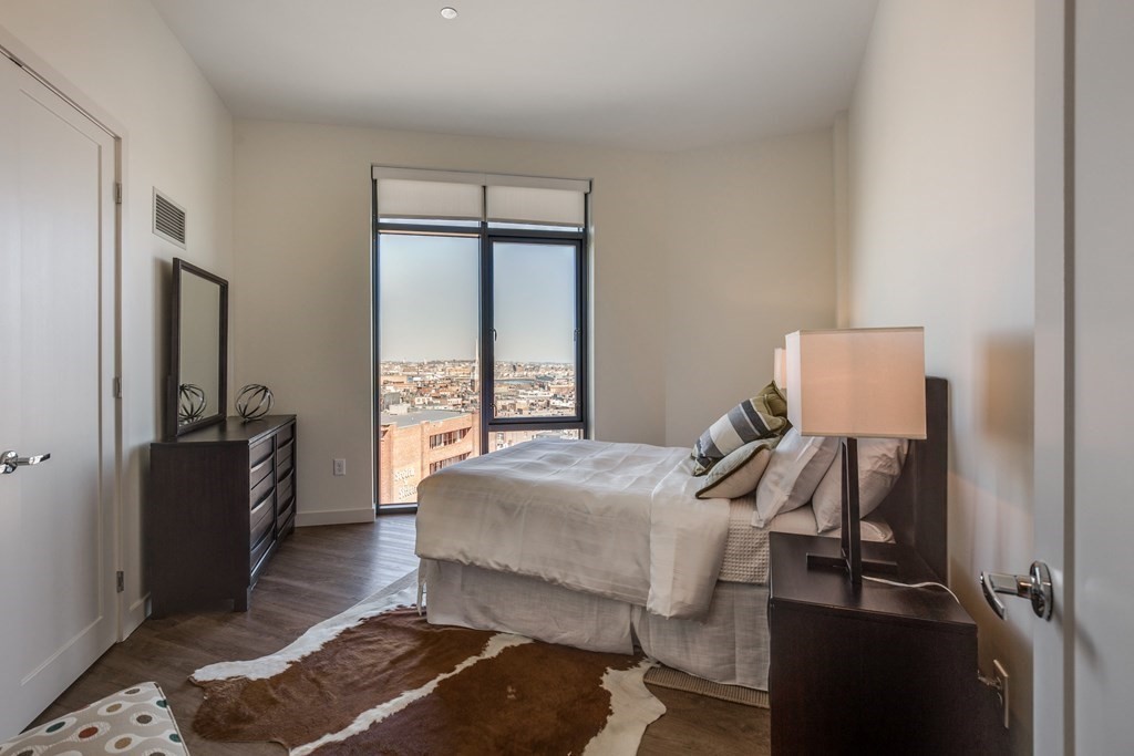 1 Canal St, North End