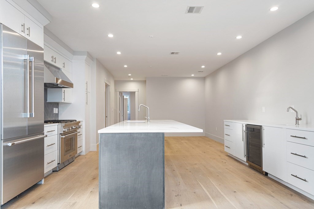 409 7th St, South Boston