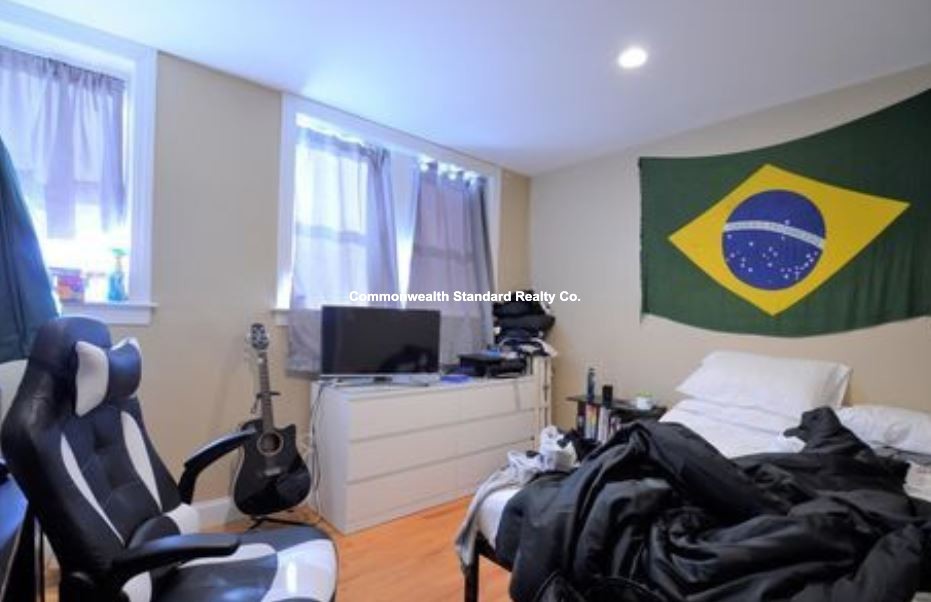 68 Egmont St, Coolidge Corner