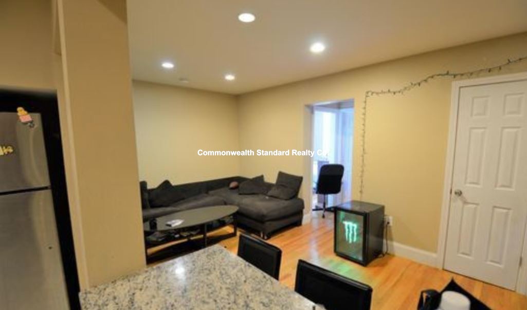 68 Egmont St, Coolidge Corner