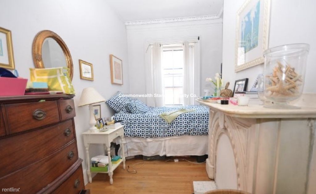 12 Hancock, Beacon Hill