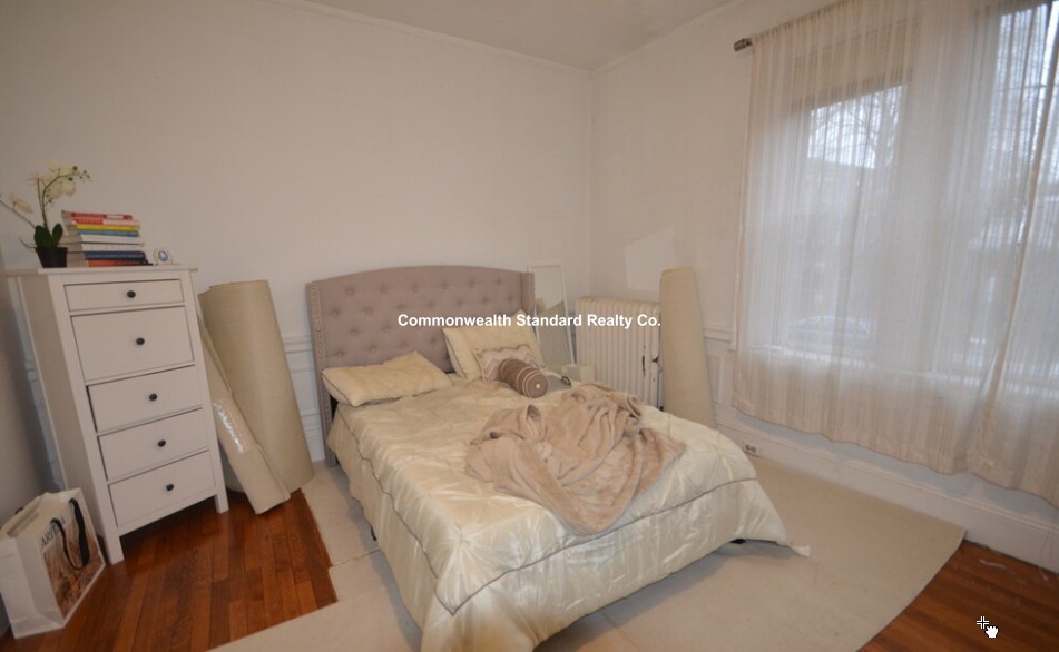 54 Egmont St, Coolidge Corner