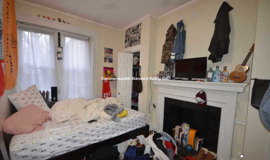 54 Egmont St, Coolidge Corner