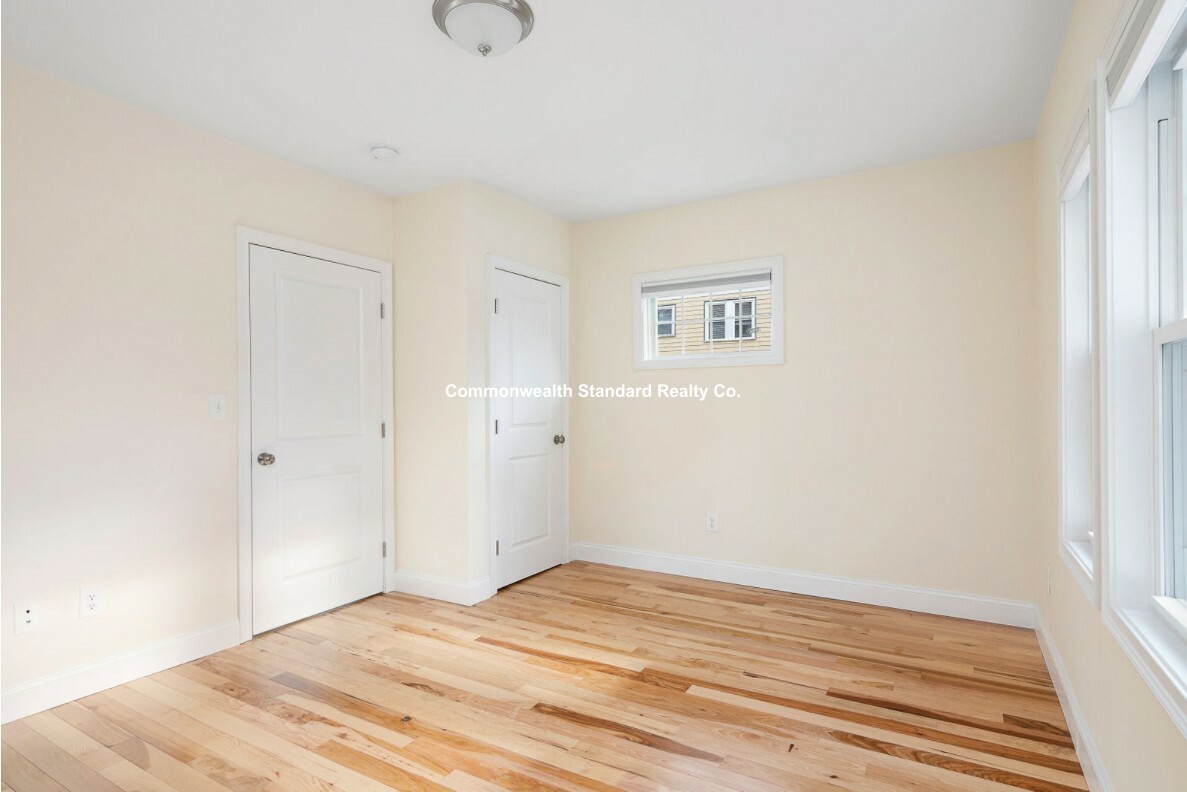 58 Boynton, Jamaica Plain