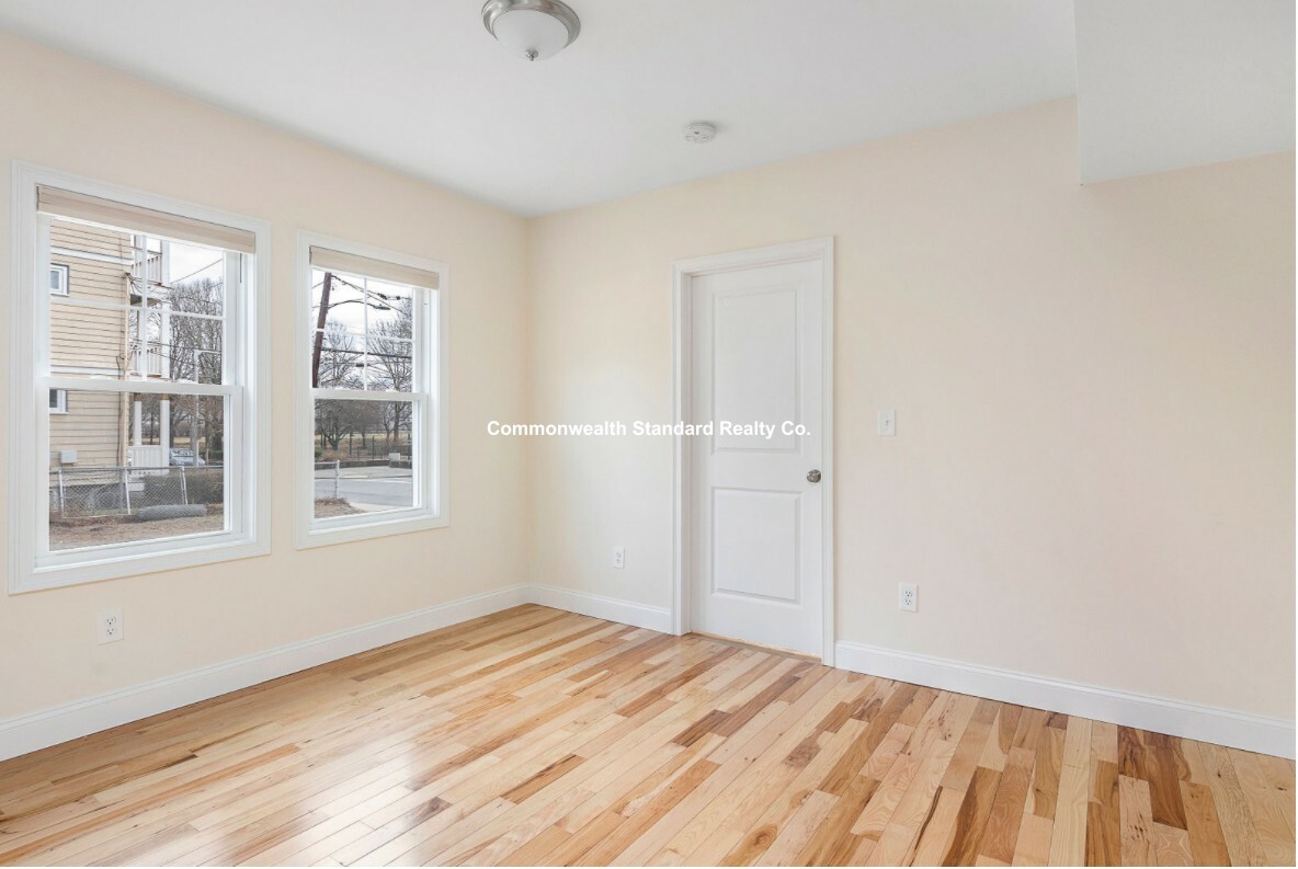 58 Boynton, Jamaica Plain