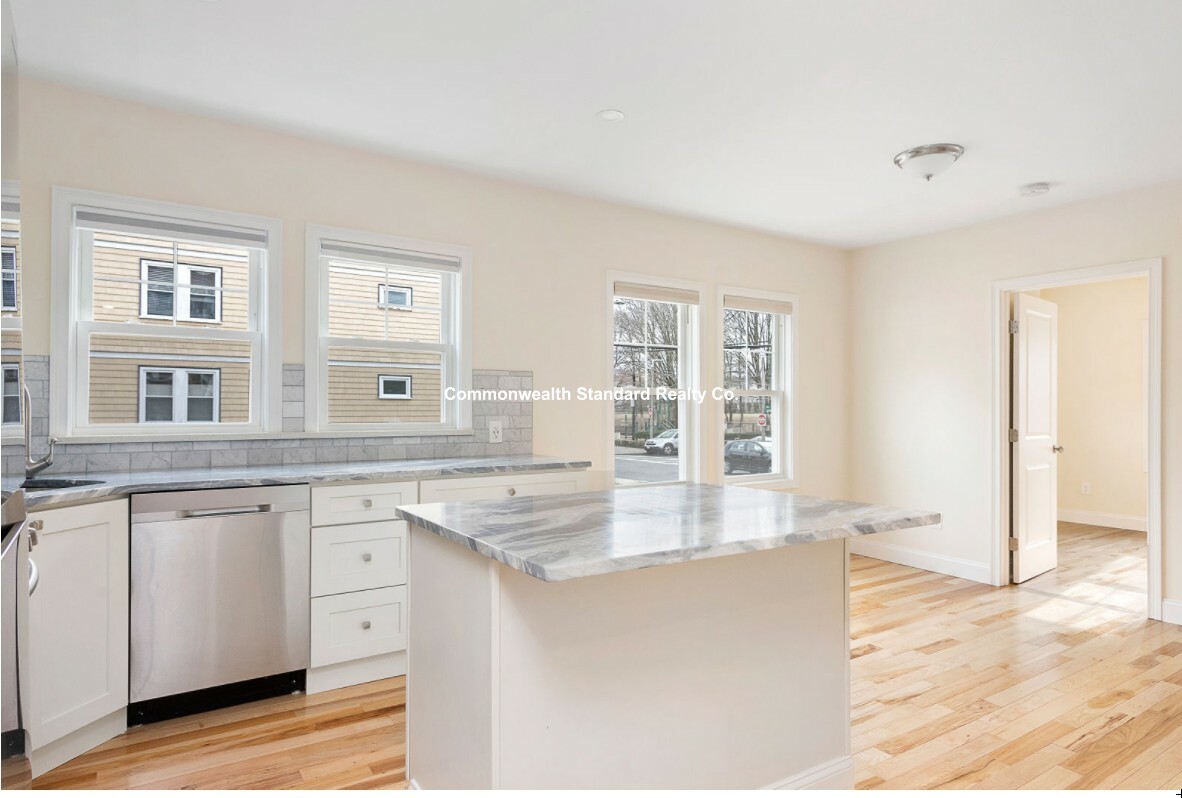 58 Boynton, Jamaica Plain