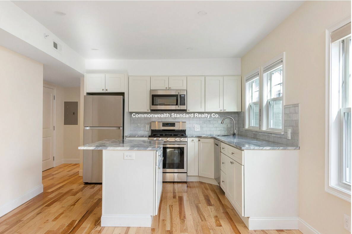 58 Boynton St, Jamaica Plain