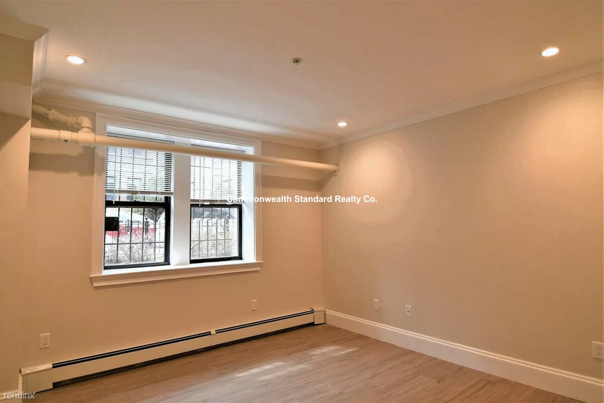 31 Glenville Ave, Allston