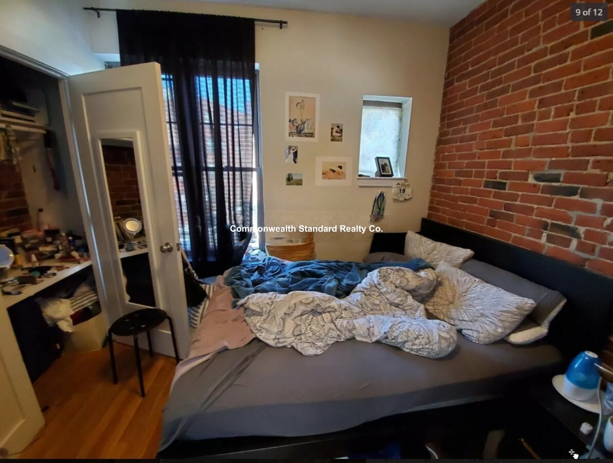 26 Sussex, South End