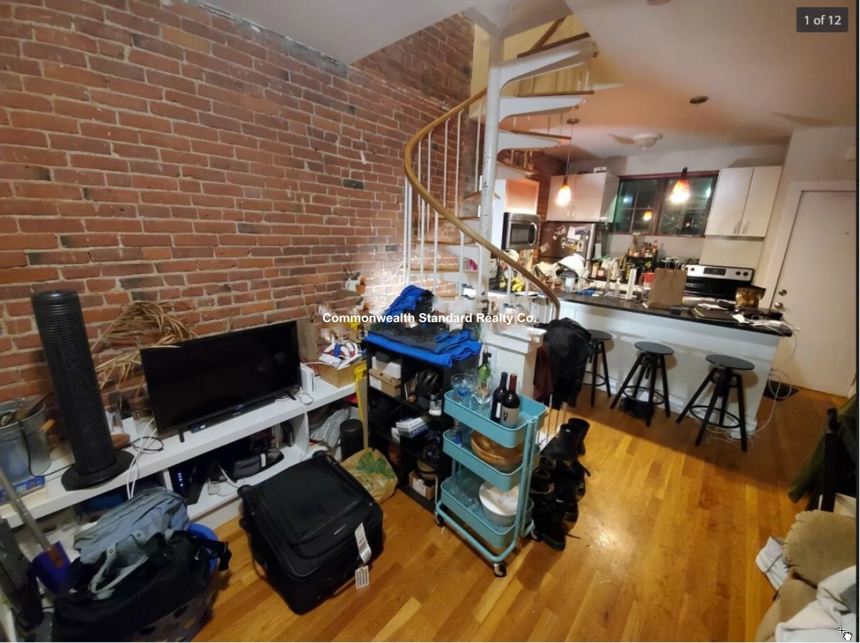 26 Sussex, South End